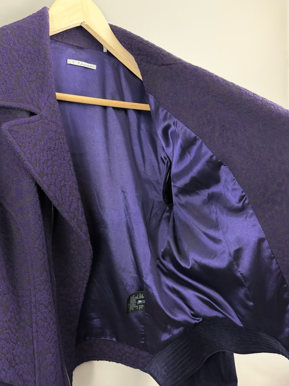 T Tahari Motto Style Wool Blend Velvet Sleeve Jacket Purple Size 12 - Picture 9 of 16